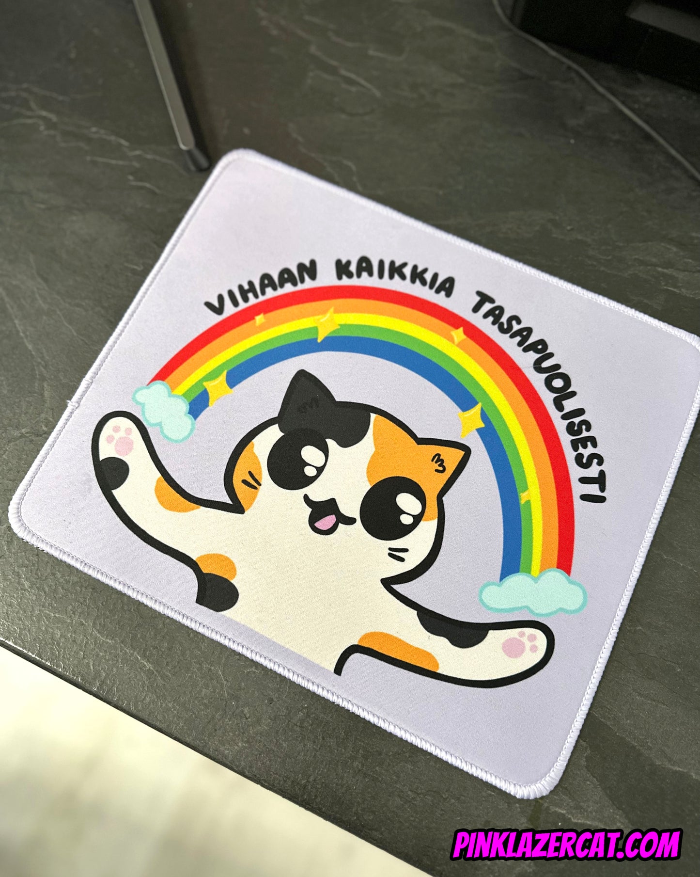 Vihaan kaikkia tasapuolisesti hiirimatto