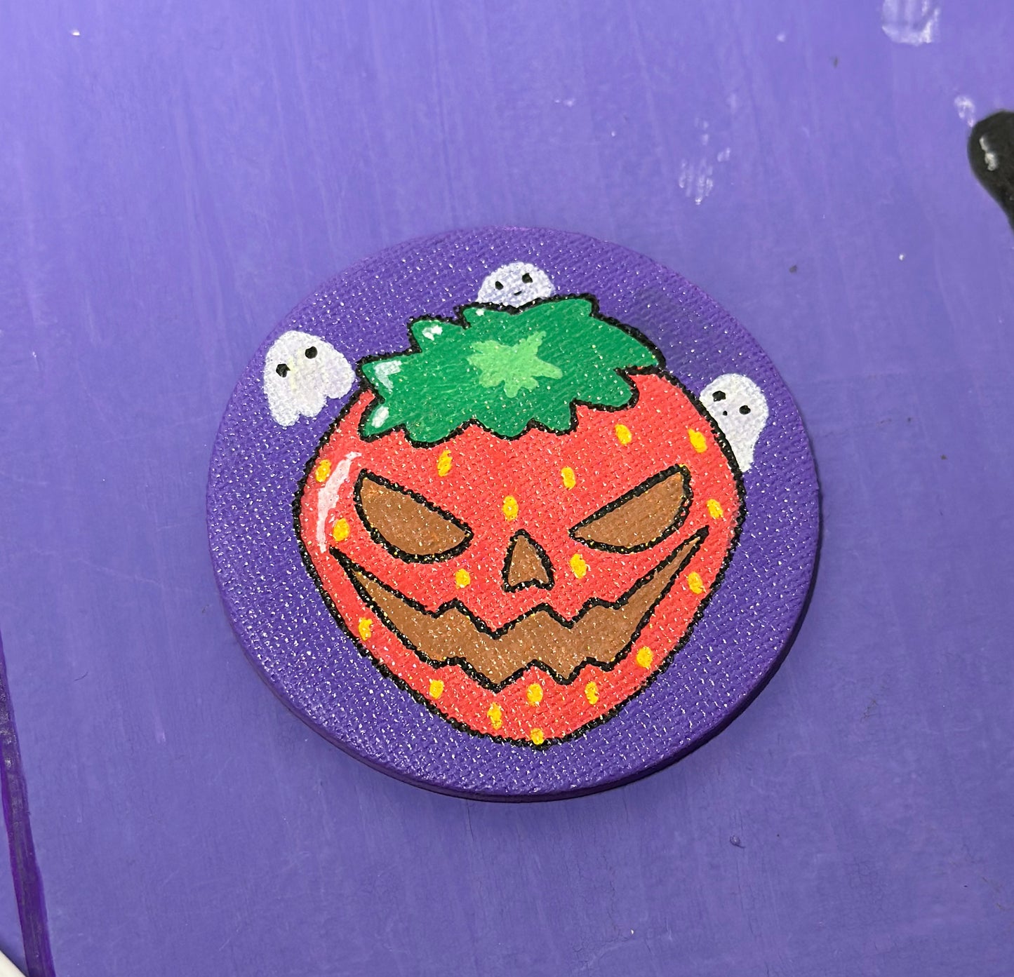 "Halloween-mansikka" - Käsinmaalattu magneetti
