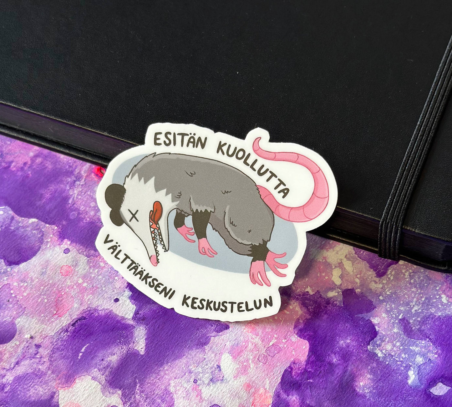 Esitän kuollutta välttääkseni keskustelun - Säänkestävä tarra