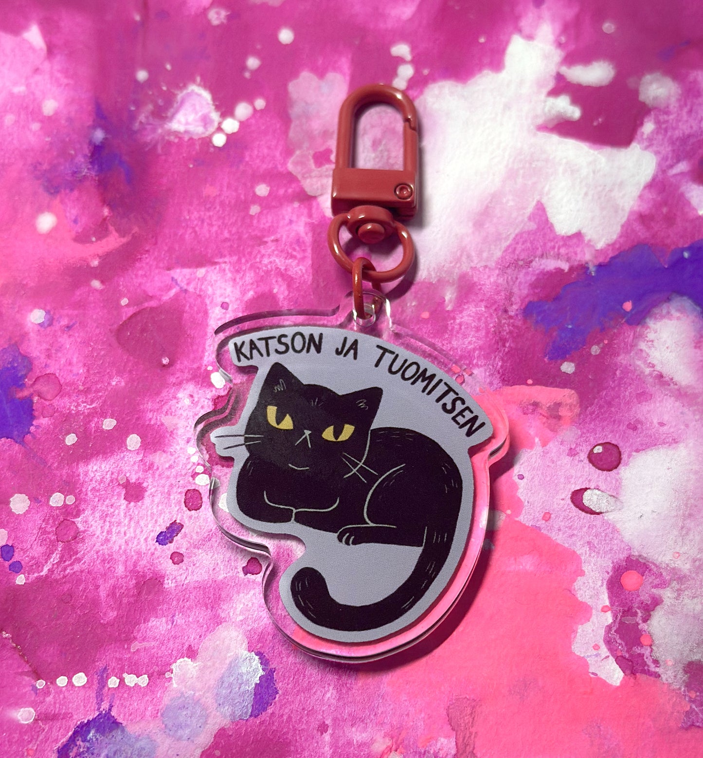 Katson ja tuomitsen - Avaimenperä